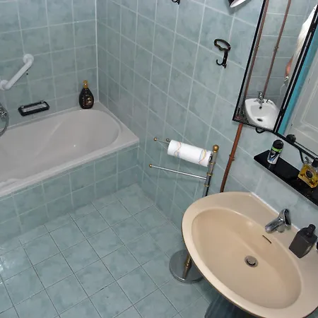 Ag Adragna Bed & Breakfast 2*