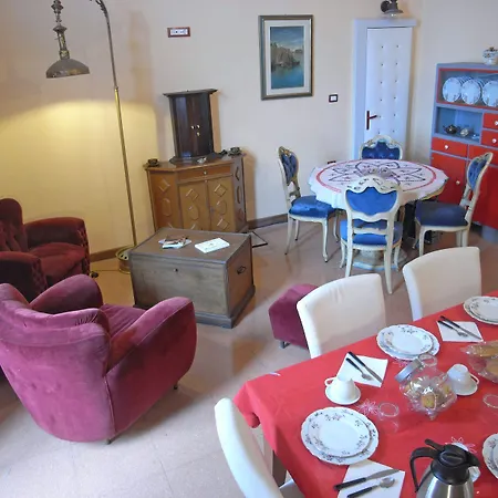 Ag Adragna Frühstückspension 2*